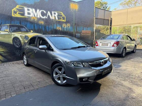HONDA CIVIC 1.8 LXS 16V FLEX 4P AUTOMÁTICO HONDA CIVIC 1.8 LXS 16V FLEX 4P AUTOMÁTICO